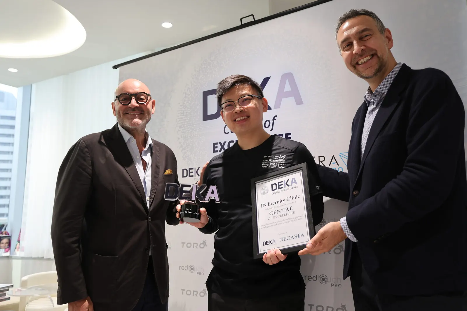 Dr Sin Yong at DEKA clinical exchange and Centre of Excellence certification, Singapore 2026